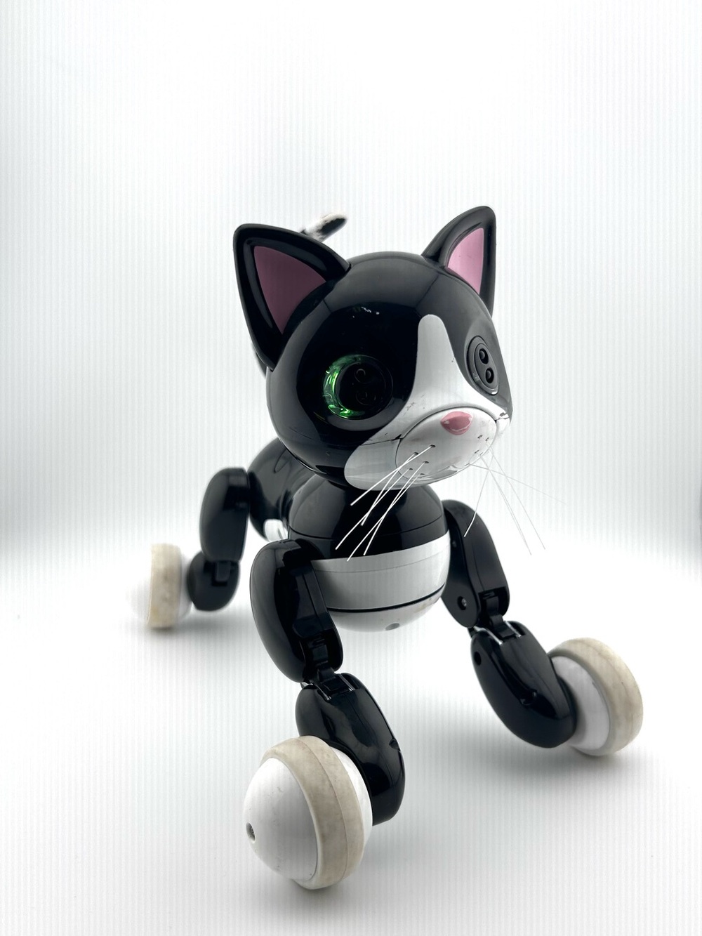Spin Master Zoomer Kitty Tuxedo Interactive Robot Cat USB Charger—Read
